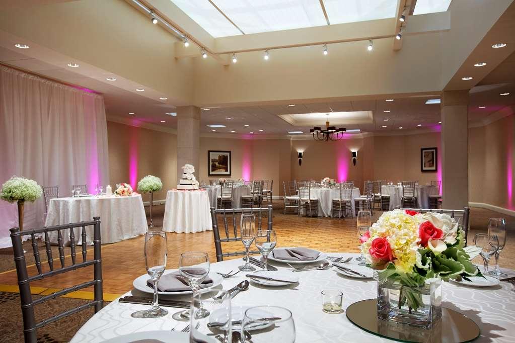 Doubletree By Hilton Hotel Boston - Bedford Glen Facilities photo