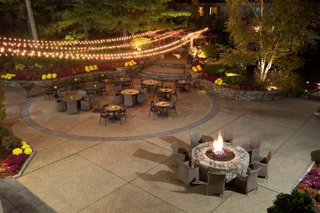 Doubletree By Hilton Hotel Boston - Bedford Glen Exterior photo